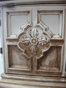 Step 4: start wiping again until you achieve your desired look. The top part in this photo is the final wipe down, the bottom part of the photo is just after dry-brushing.