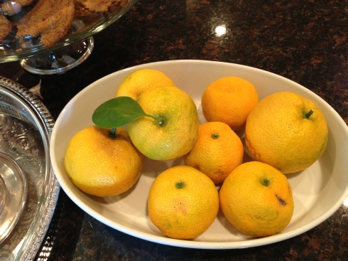 Oranges in bowl close up